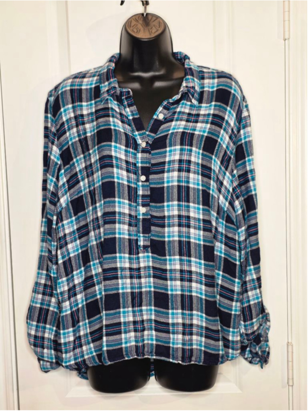 Crown & Ivy Navy Teal Plaid Button Down Shirt Women's Size XL - Picture 2 of 5